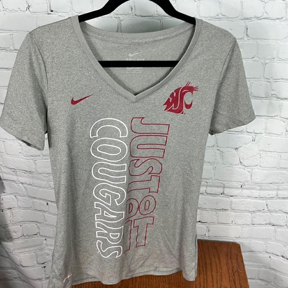 Nike WSU Cougars dri-fit shirt size medium EUC
